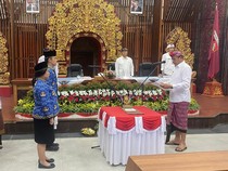 Lantik 6 PNS-Pejabat Fungsional, Gus Par Tekankan Integritas dan Disiplin