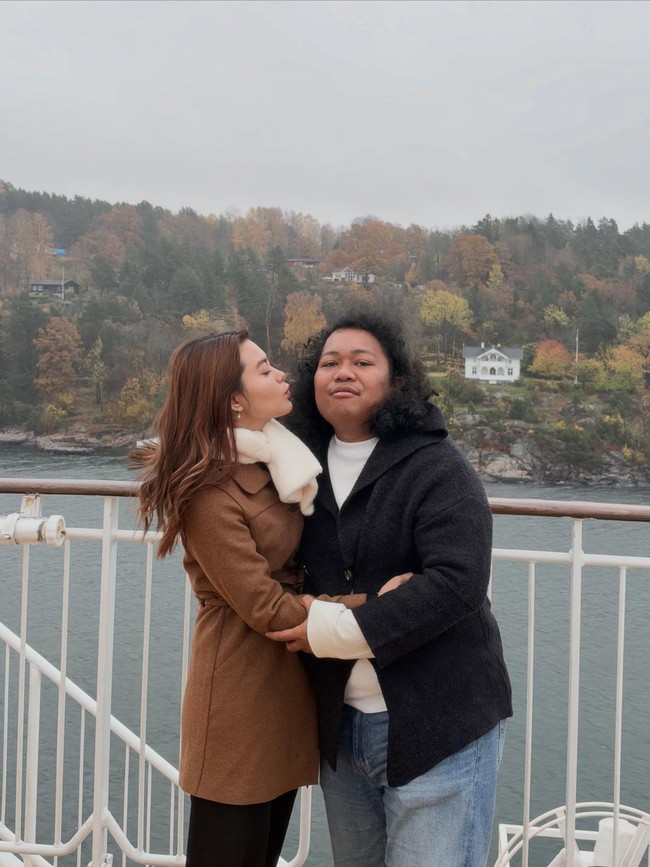Momen Mesra Cesen dan Marshel Widianto Saat Liburan ke Oslo