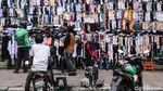 Cuma Rp10 Ribu, Tiga Pasang Kaos Kaki Laris Diburu di Tanah Abang Cuma Rp10 Ribu, Tiga Pasang Kaos Kaki Laris Diburu di Tanah Abang