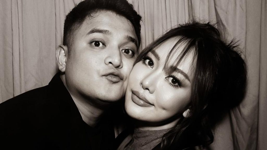 Sweet! Dian Soediro Dilamar DJ Arief Ayip Saat Ultah