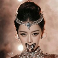 Dilraba Dilmurat bak Bidadari di Vogue Gala 2026, Bibir Dihiasi Kupu-kupu