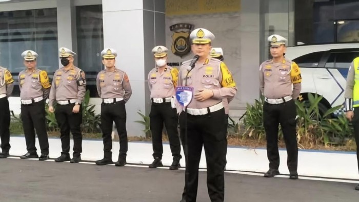 Dirlantas Polda Jambi saat menyampaikan arahan soal penegakan dan edukasi bagi warga pengguna jalan