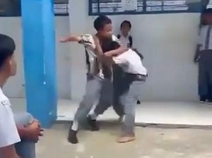 2 Siswa SMKN 2 Parepare Adu Jotos Usai Cekcok Saat Main Game