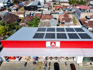 Dukung Energi Bersih, Alfamidi Operasikan 49 PLTS-Paperless