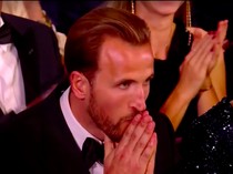 Video Ekspresi dan Kata-kata Harry Kane Usai Raih Trofi Ballon dOr 2026