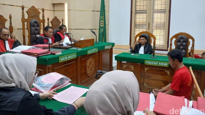 Foto : Sidang putusan Riswandi di ruangan Cakra 3 Pengadilan Negeri Medan, Selasa (27/10/2026)(Juita Sinuhaji/detikSumut)