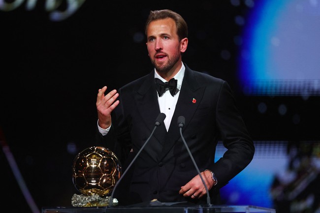 Pesepak bola berusia 33 tahun itu juga mengenang betapa menegangkannya momen ketika mereka menanti pengumuman pemenang. Ia memahami bahwa penantian tersebut juga menjadi pengalaman emosional bagi Katie, yang selama ini ikut mendampinginya melewati berbagai tantangan dalam karier sepak bola. Foto: Action Images via Reuters/Matthew Childs