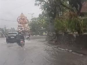 Hujan Satu Jam, Jalanan Kota Tabanan Tergenang Air