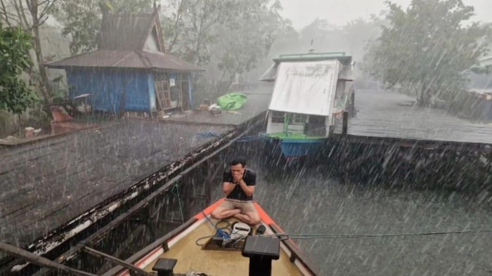 Hujan mengguyur Kotawaringin Barat.
