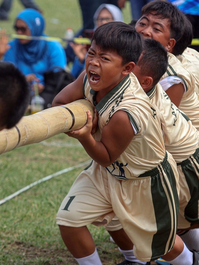 Menjaga Tradisi Lewat Adu Ketangkasan Olahraga Tradisional