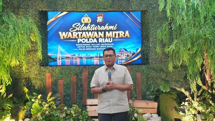 Kapolda Riau Irjen Arman Achdiat mengajak semua pihak memperkuat sinergi dalam menjaga keamanan dan ketertiban masyarakat (kamtibmas) di Provinsi Riau. (dok Polda Riau)