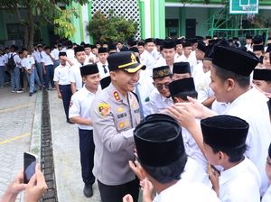 Kapolres Blitar Kota Edukasi Siswa soal Bahaya Kenakalan Remaja