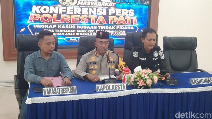Kapolresta Pati Kombes Sigit saat menggelar konferensi pers di Polresta Pati, Selasa (27/10/2026).