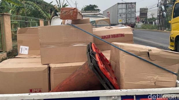 Kecelakaan Truk di Pantura Pati Truk terlibat kecelakaan di jalan Pantura Juwana - Rembang, Selasa (27/10/2026).