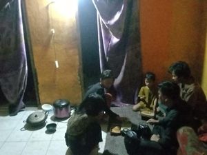 Viral Keluarga di Bandung Alami Gangguan Jiwa, Hidup Memprihatinkan