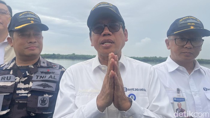 Kepala Departemen Pengelolaan Uang Bank Indonesia M Anwar Bashori (tengah). (Kartika Sari/detikSumut)