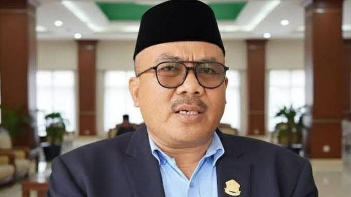 Ketua DPRD Sultra La Ode Tariala.