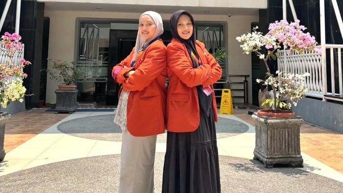 Kisah Kembar Identik Nanda & Ninda Tempuh Pendidikan Kedokteran di UAD