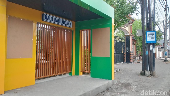 Kondisi Halte Kandangan Surabaya yang dikeluhkan warga