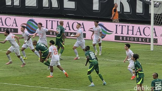 Laga PSS Sleman vs Borneo FC di Stadion Maguwoharjo, Sleman, Selasa (27/10/2026).