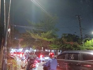 Jalan Batua Raya-Toddopuli Makassar Macet 2 Km Malam Ini