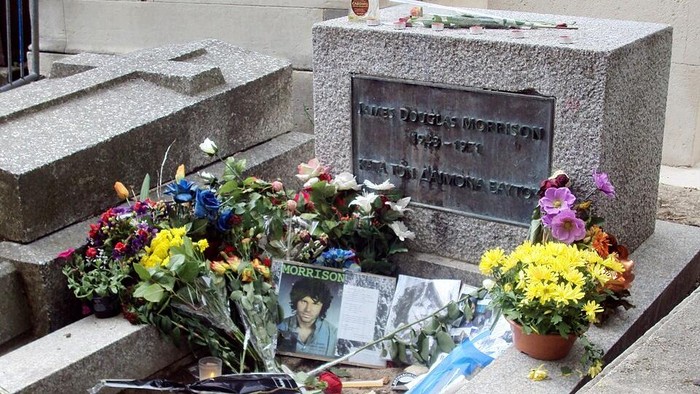 Makam penyanyi Jim Morrison di Pere Lachaise di Paris Makam penyanyi Jim Morrison di Pere Lachaise di Paris