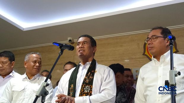 Menteri Pertanian sekaligus Kepala Bapanas Amran Sulaiman saat konferensi pers di kantornya, Jakarta, Selasa (27/10/2026). (CNBC Indonesia/Martyasari Rizky)