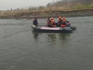 Diduga Tenggelam di Sungai Cimanuk, Nenek Enah Masih Dicari
