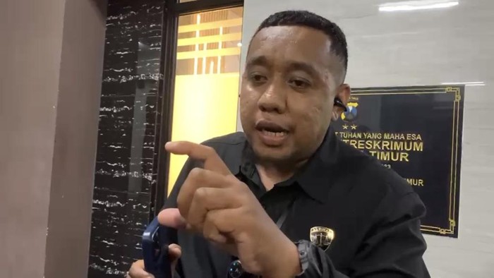 Pengacara keluarga Dini, Ikbal Sermaf
