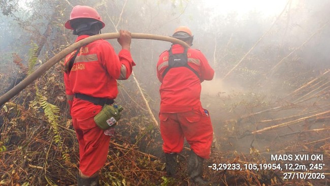 Padamkan Karhutla di OKI, Manggala Agni Kirim Tambahan Regu dari Lahat