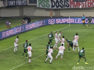 Hasil Super League: Diwarnai Kartu Merah, PSS Takluk dari Borneo FC 1-2