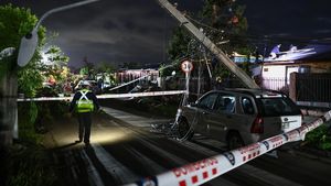 Puing Berserakan Usai Tornado Menerjang Wilayah Chile