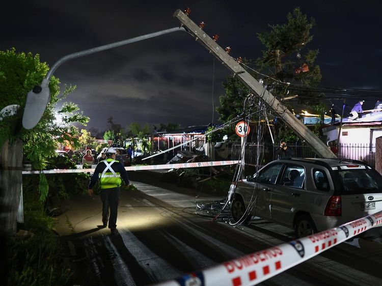 Puing Berserakan Usai Tornado Menerjang Wilayah Chile