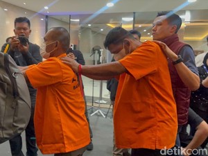 Penampakan 10 Tersangka Kasus Laboratorium 1,2 Ton Sabu di Aceh
