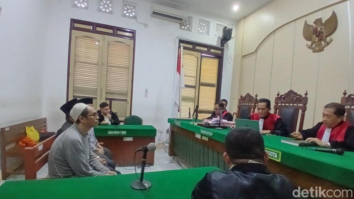 Sidang tuntutan mantan Bendahara BOS di MAS Farhan Syarif Hidayah di ruangan Cakra 8 Pengadilan Negeri Medan, Selasa (27/10/2026)(Juita Sinuhaji/detikSumut)