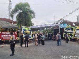Pelayat Datangi Rumah Duka Gandung Pardiman di Ponjong Gunungkidul