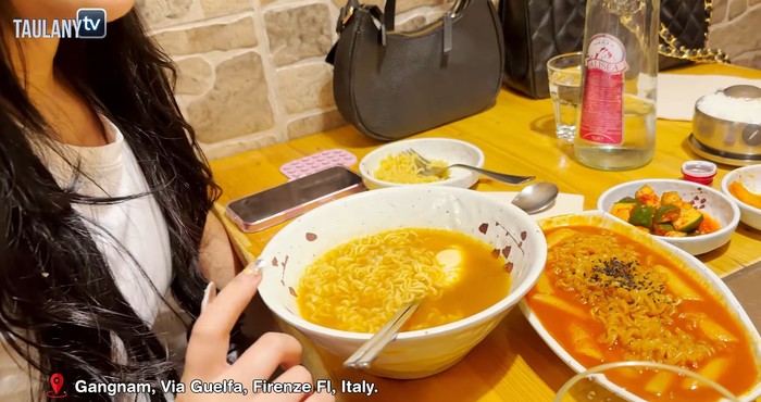 Sweet! Andre Taulany Ajak Putrinya Kulineran dan Makan di Resto Mewah Italia Sweet! Andre Taulany Ajak Putrinya Kulineran dan Makan di Resto Mewah Italia