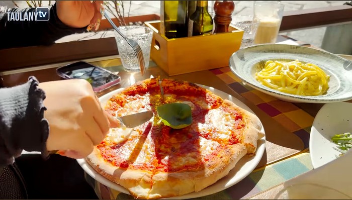 Sweet! Andre Taulany Ajak Putrinya Kulineran dan Makan di Resto Mewah Italia Sweet! Andre Taulany Ajak Putrinya Kulineran dan Makan di Resto Mewah Italia