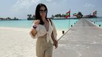 Tante Ernie Ultah ke-50, Dapat Hadiah Liburan ke Maldives dari Pacar Bule