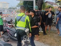 Detik-detik BMW Lawan Arah di Kotabaru hingga Tabrak Lansia