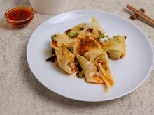 Resep Wonton Chili Oil yang Pedasnya Nagih Buat Camilan