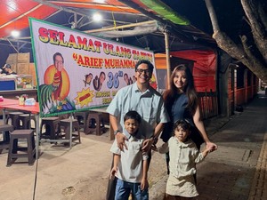 Arief Muhammad Rayakan Ultah di Warung Pecel Lele hingga Kulineran Bareng Istri