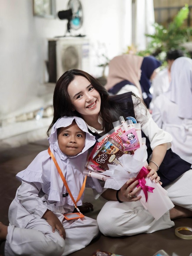 Beby Tsabina Ultah Ke-24, Bagi Kebahagiaan Bareng Anak Panti Asuhan