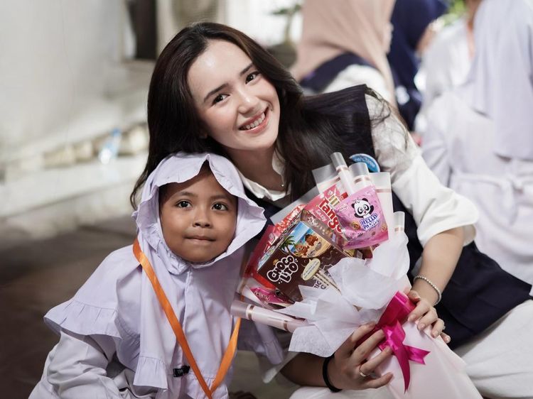 Beby Tsabina Ultah Ke-24, Bagi Kebahagiaan Bareng Anak Panti Asuhan