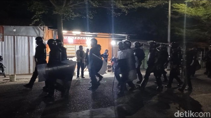 Bentrokan antara warga Kelurahan Nunu dan Anoa di Palu Selatan menyebabkan satu orang meninggal dan beberapa luka.