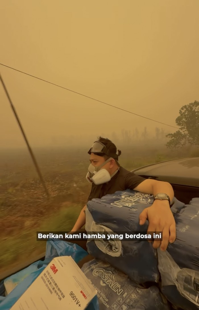 Bobon Santoso Bobon Santoso masak besar di tengah karhutla