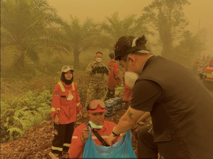 Bobon Santoso Bobon Santoso masak besar di tengah karhutla
