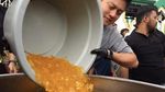 Wow! Momen Bobon Santoso Masak Besar di Kalimantan hingga Papua Wow! Momen Bobon Santoso Masak Besar di Kalimantan hingga Papua