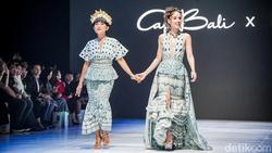 Video: Pesona Cinta Laura dan Sang Ibu Catwalk di JFW 2027