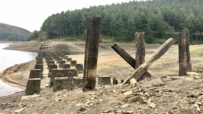 Desa Derwent di wilayah Derbyshire, Inggris